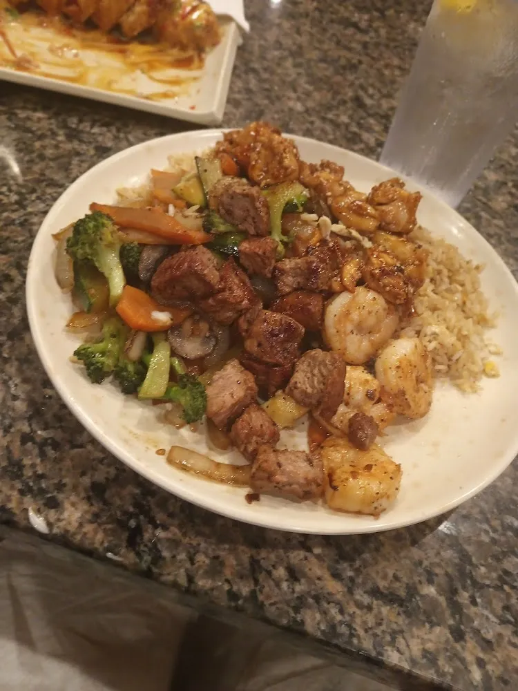 Chicken Shrimp Steak Rice and Mixed Vegetables